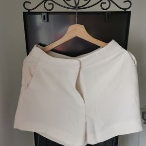 NEW H&M white short